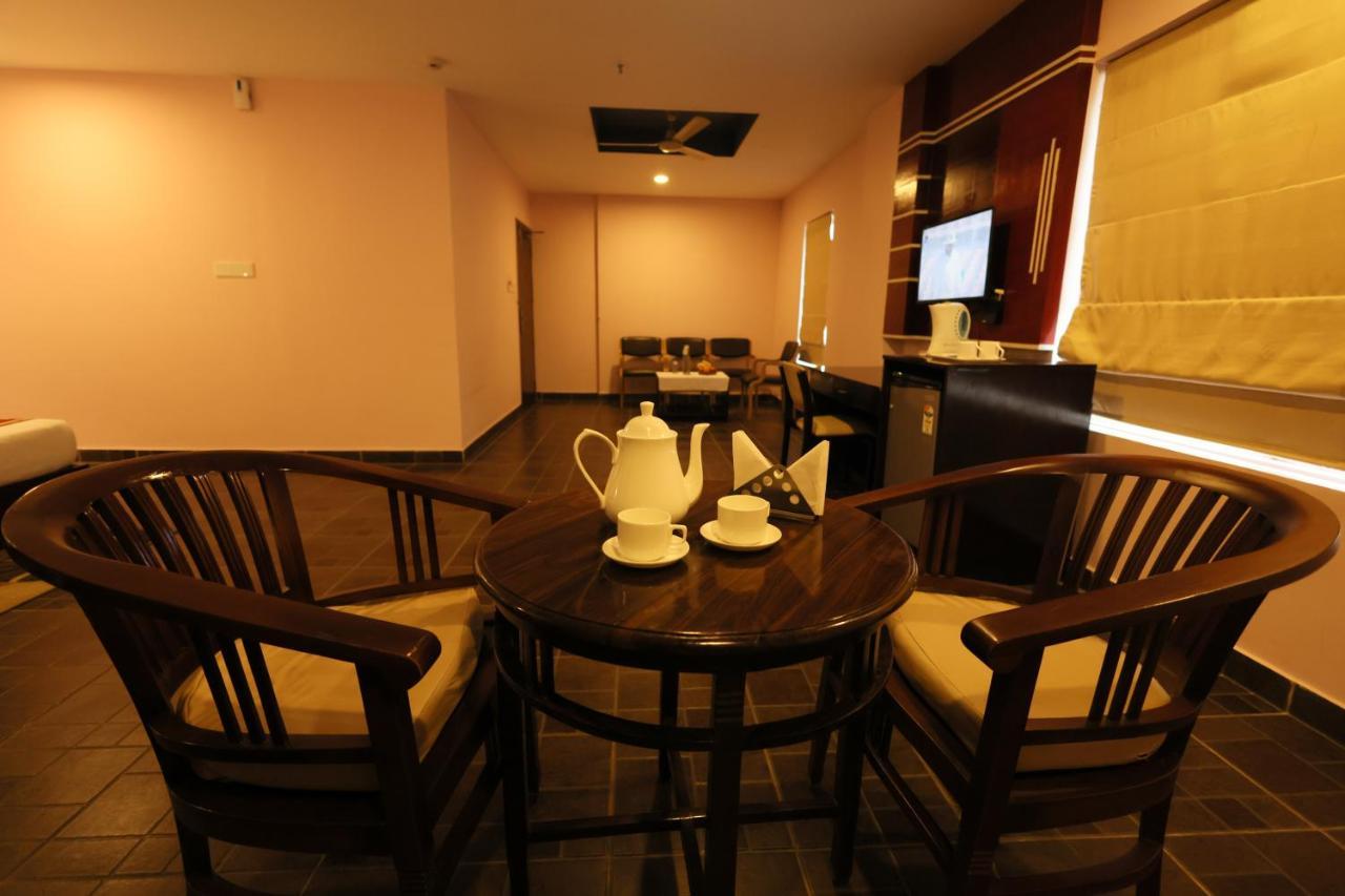 Misty Gate Hotel Витири Екстериор снимка