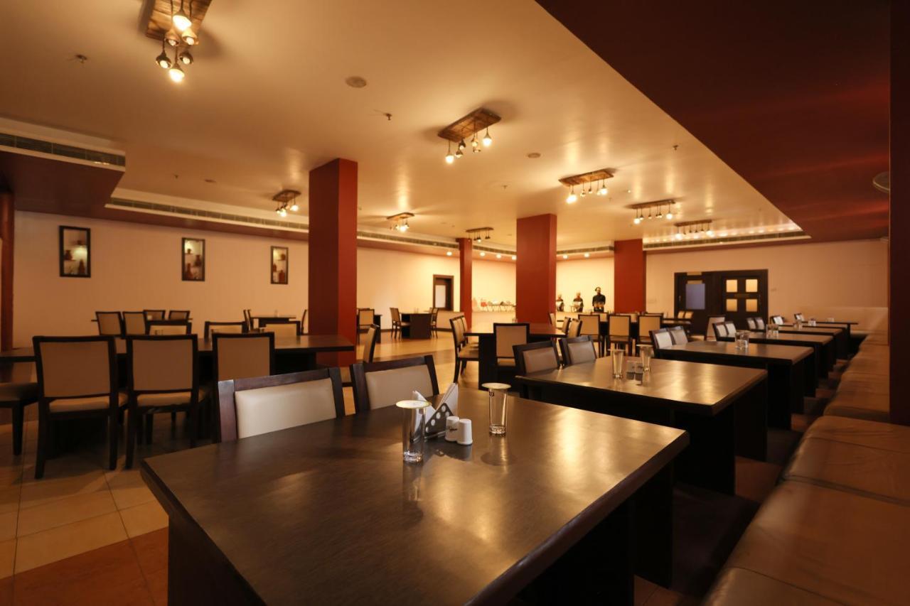 Misty Gate Hotel Витири Екстериор снимка